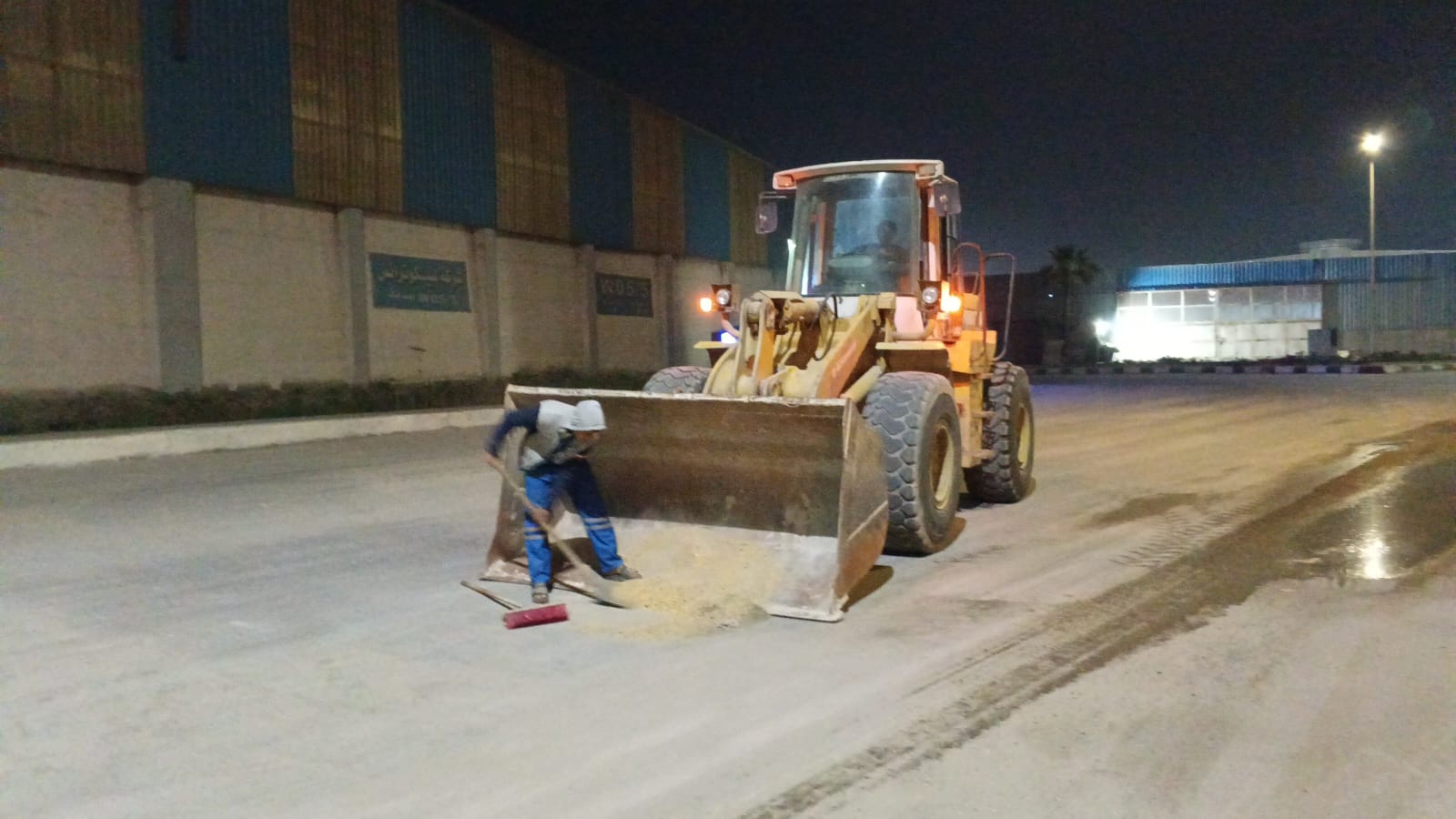 تفريغ وتخزين ذرة صب - StarTrans Logistics