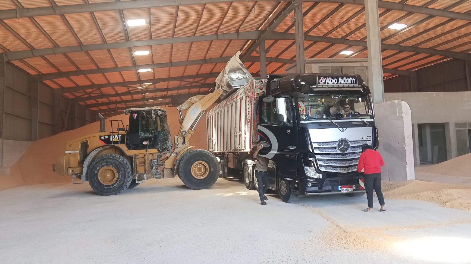 تفريغ وتخزين ذرة صب - StarTrans Logistics