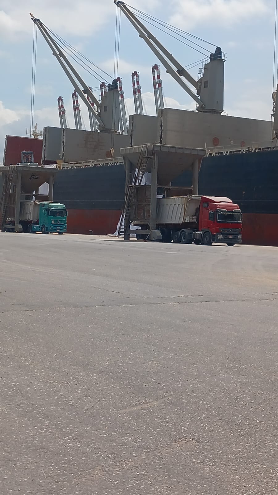 تفريغ وتخزين ذرة صب - StarTrans Logistics