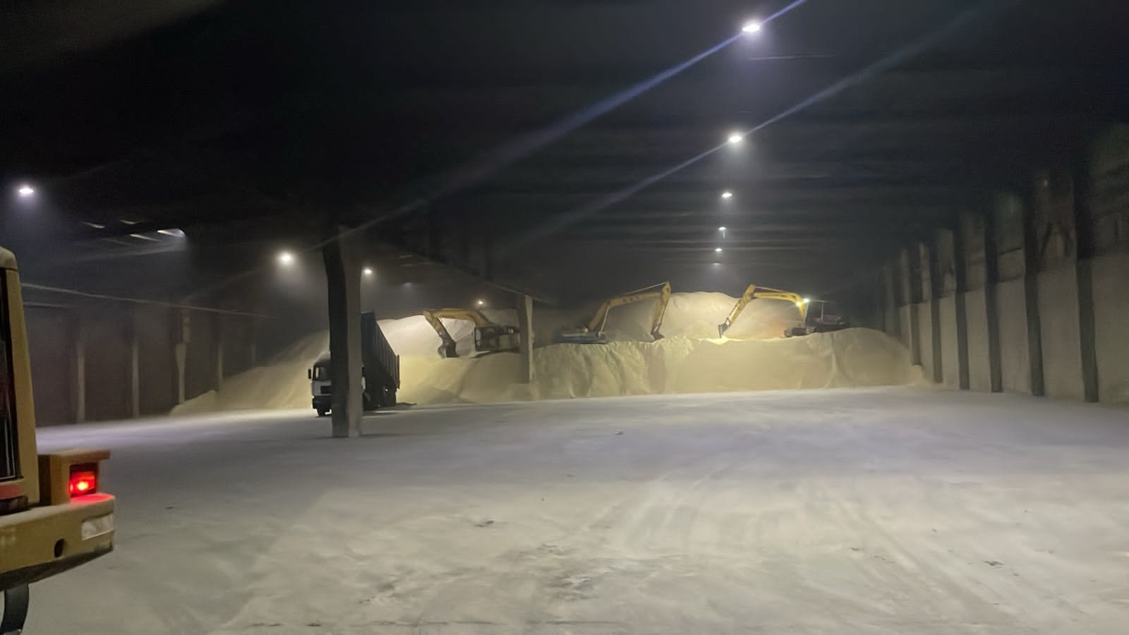 تفريغ وتخزين سكر خام - StarTrans Logistics