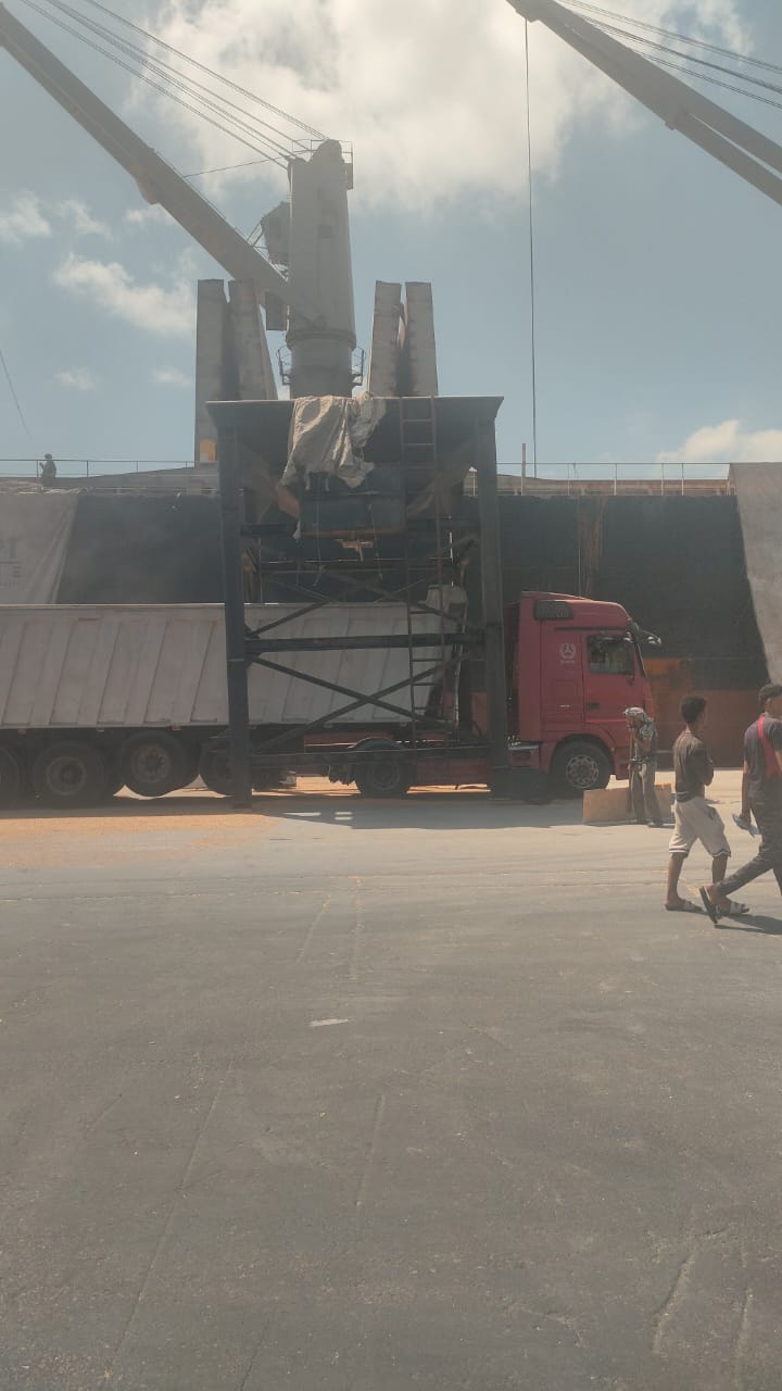 تفريغ وتخزين سكر خام - StarTrans Logistics